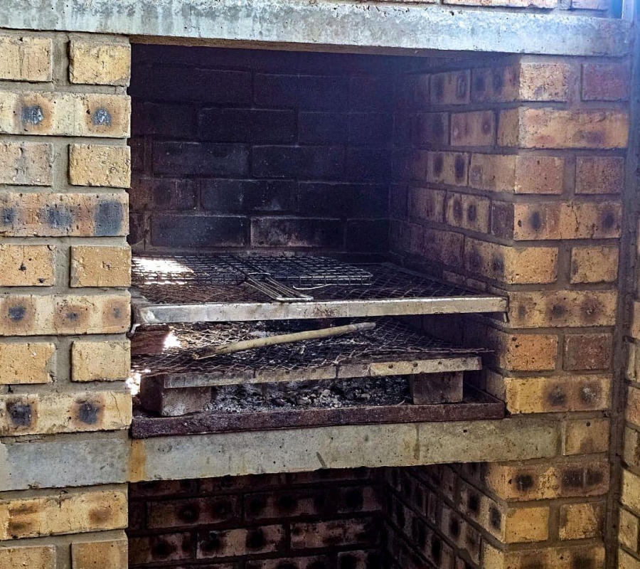 6 Bedroom Property for Sale in Oranjeville Free State